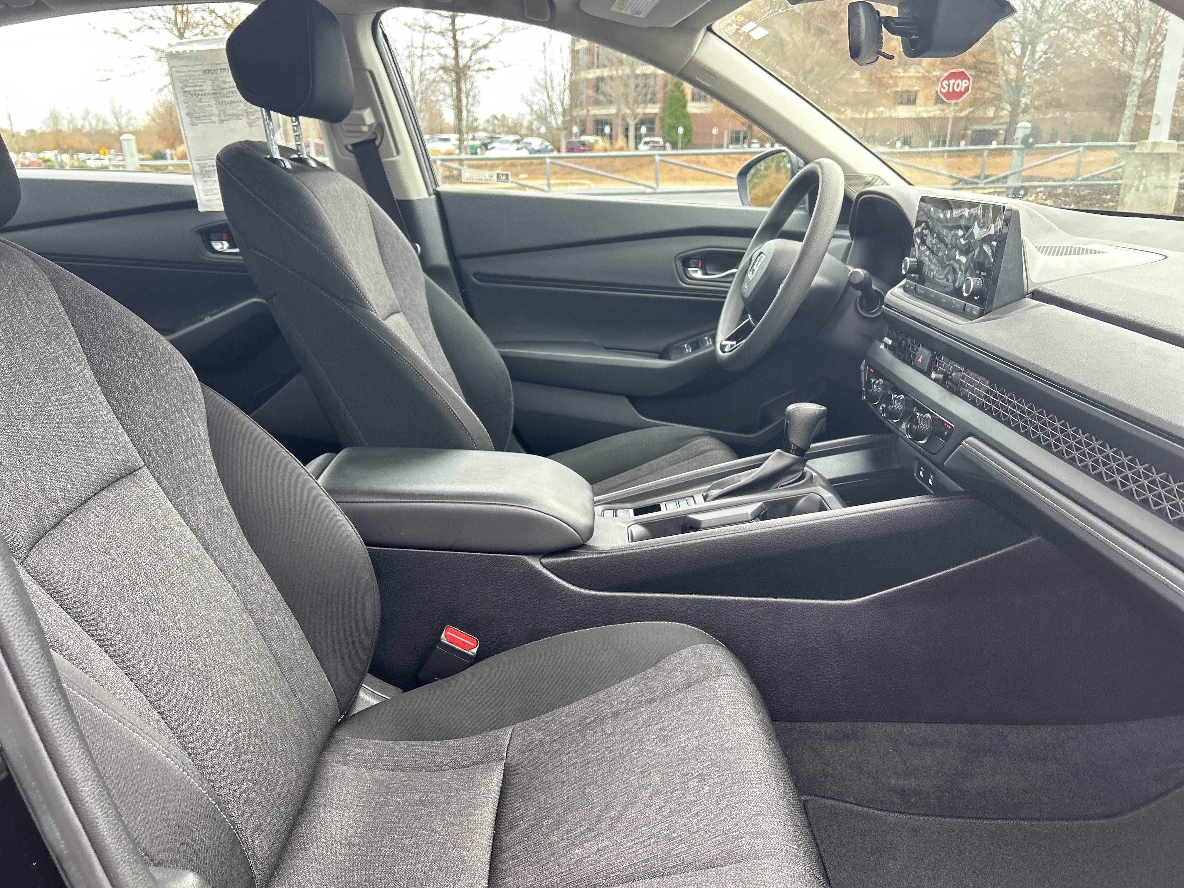 Used 2023 Honda Accord EX image 31