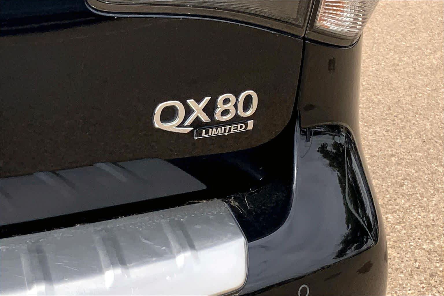 Used 2015 INFINITI QX80 4WD w/ Limited Package image 10