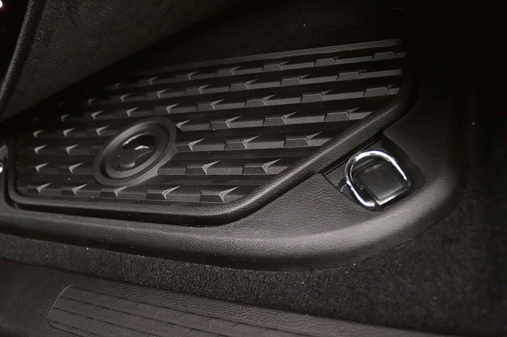 Used 2025 RAM 1500 Laramie AWD/4WD image 15