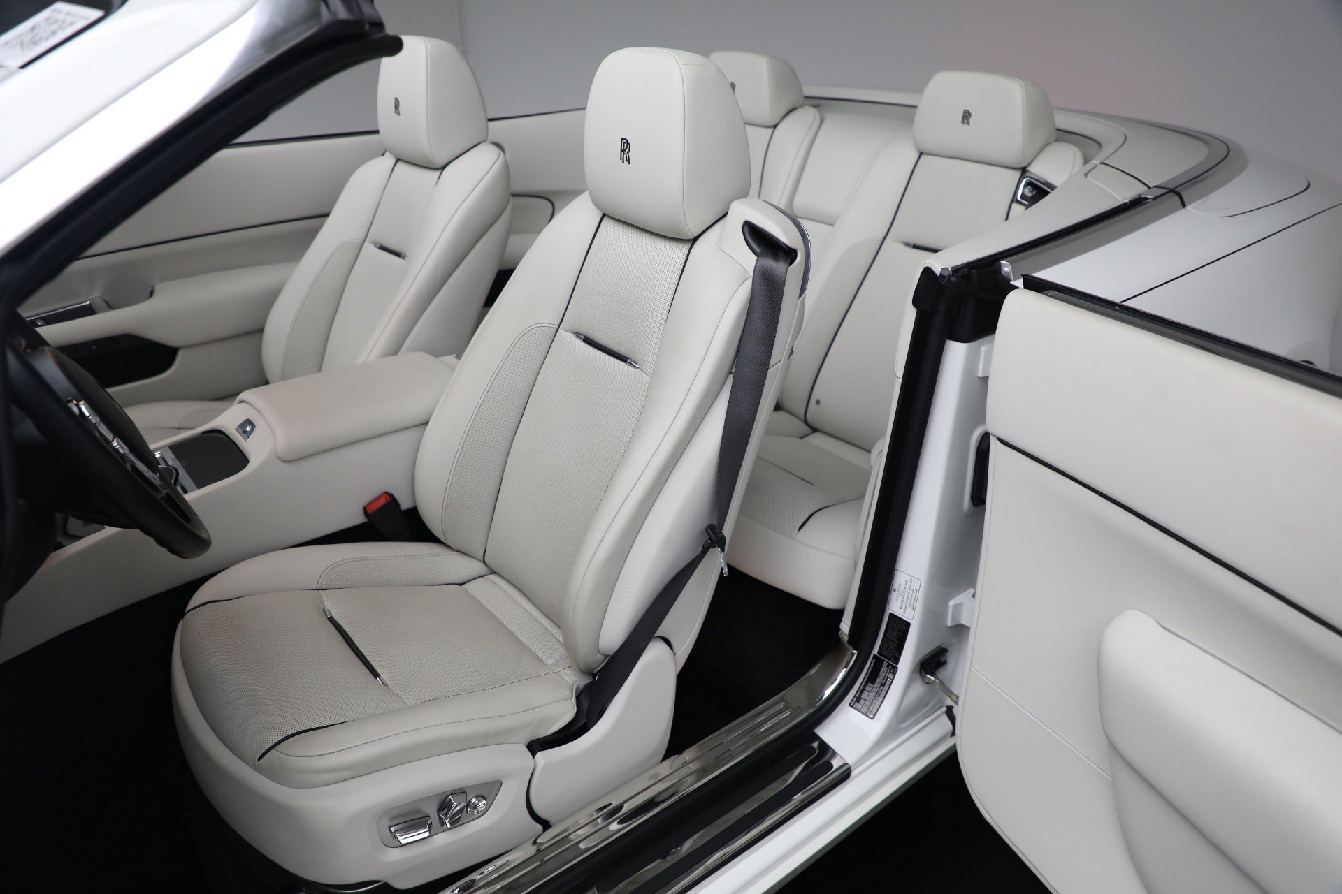 Certified 2018 Rolls-Royce Dawn image 31