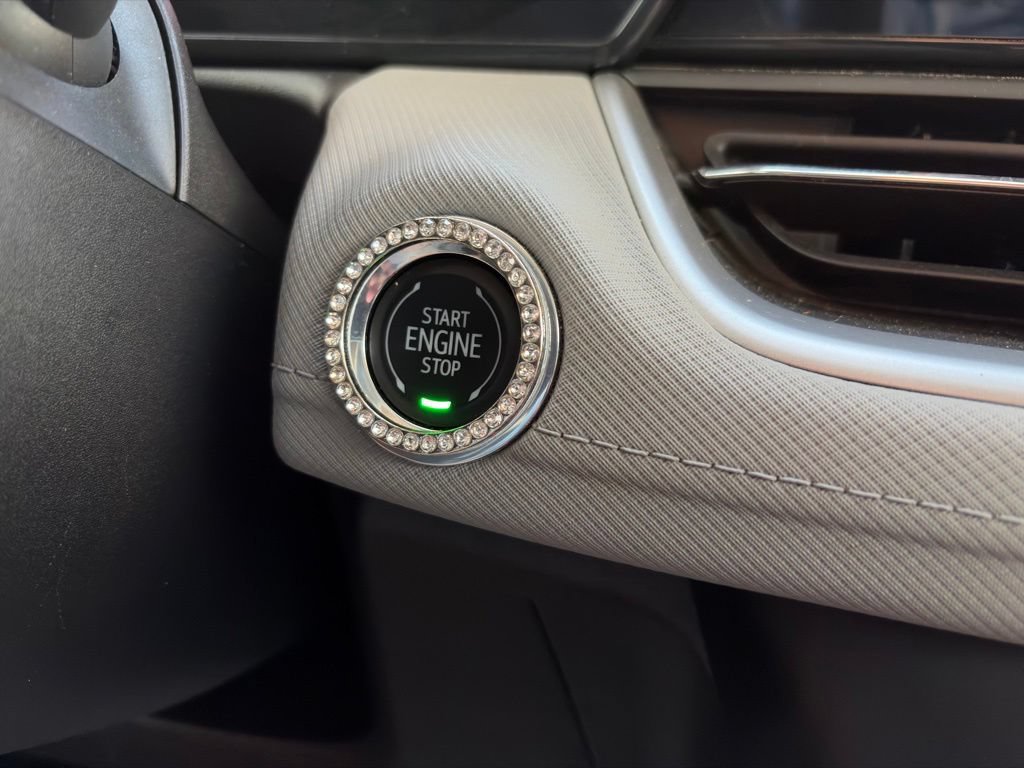 Used 2025 Chevrolet TrailBlazer LS w/ LS Convenience Package FWD image 19