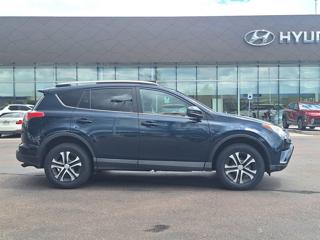 Used 2017 Toyota RAV4 LE FWD image 2