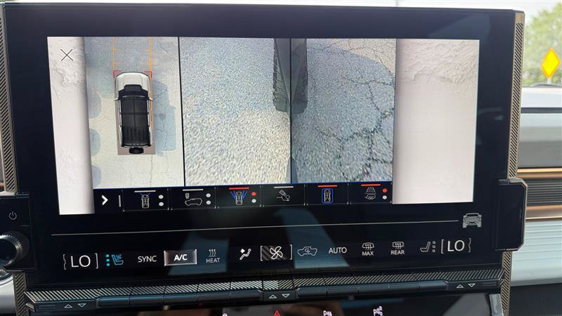 Used 2025 GMC Hummer EV 3X w/ LPO, Illumination Package AWD/4WD image 36
