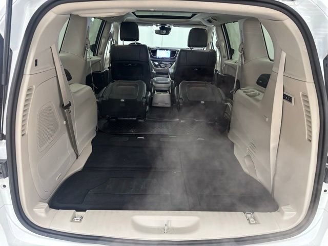 Used 2022 Chrysler Pacifica Limited image 26