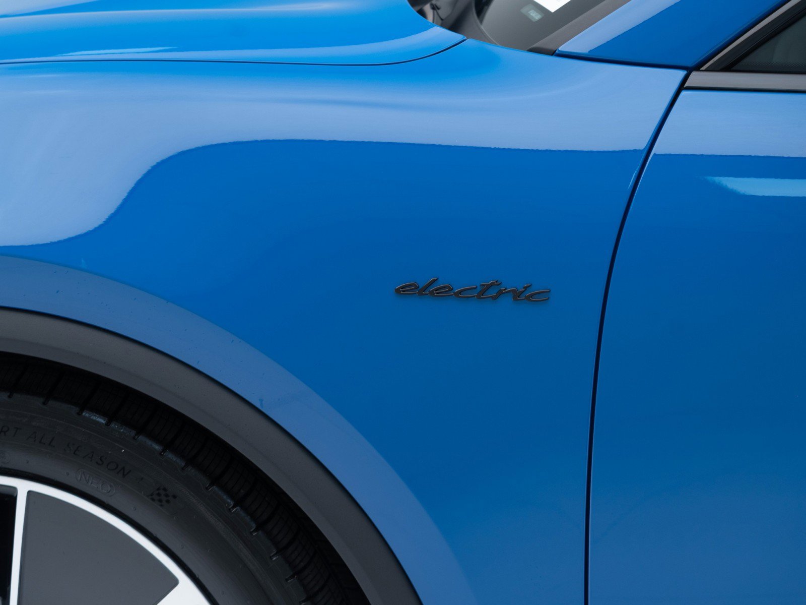 New 2026 Porsche Macan Electric image 13