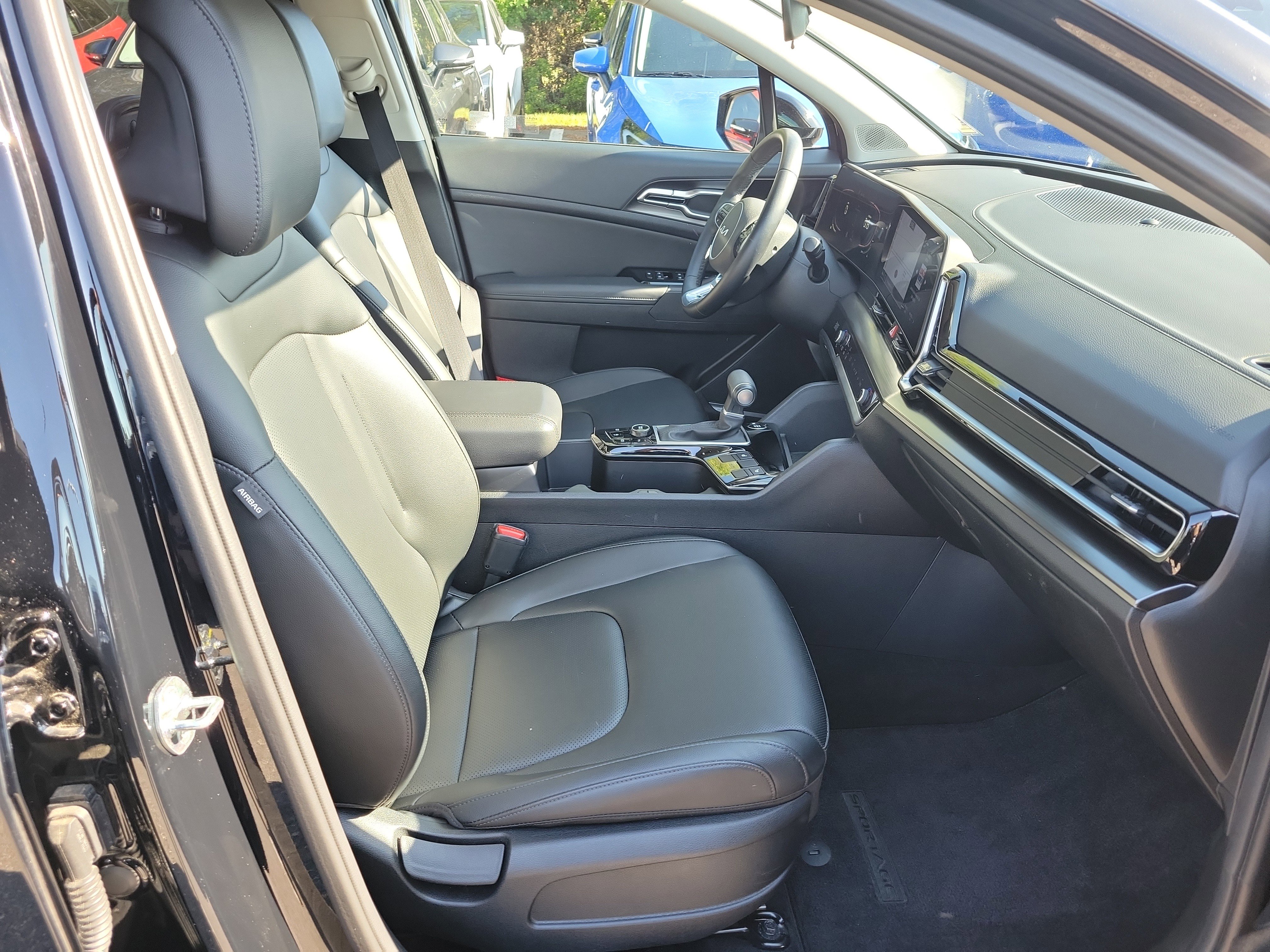 Certified 2025 Kia Sportage EX w/ Premium Package FWD image 7