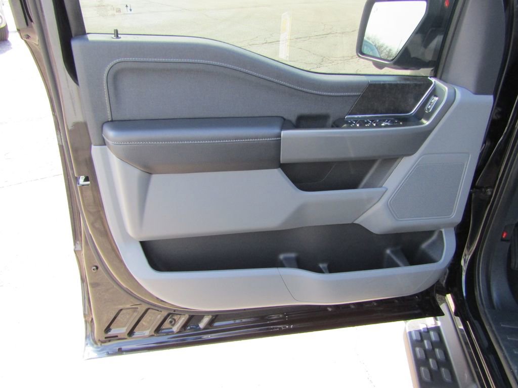 Used 2025 Ford F150 Lightning XLT w/ Max Trailer Tow Package AWD/4WD image 18