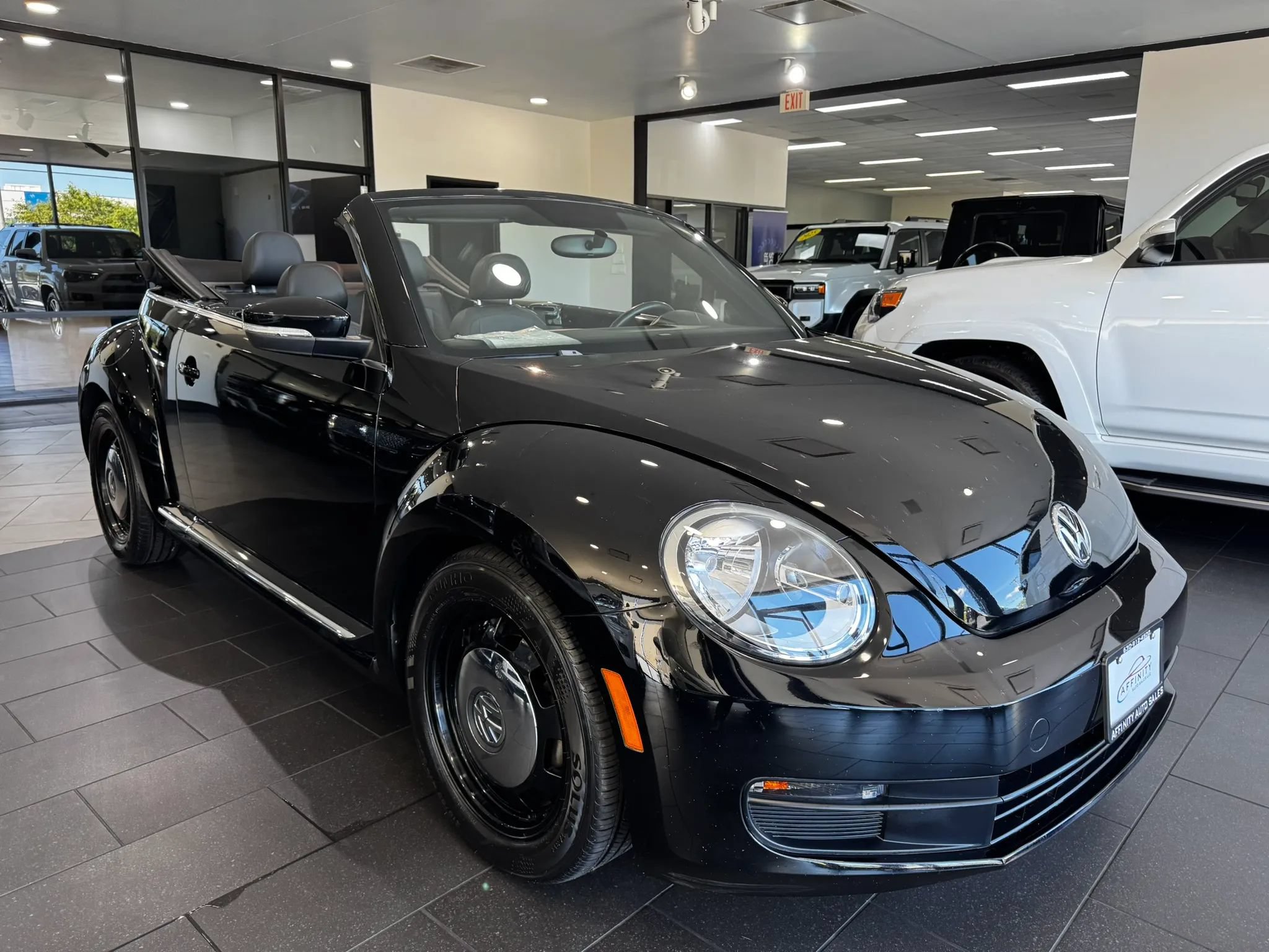 Used 2015 Volkswagen Beetle 1.8T FWD image 6