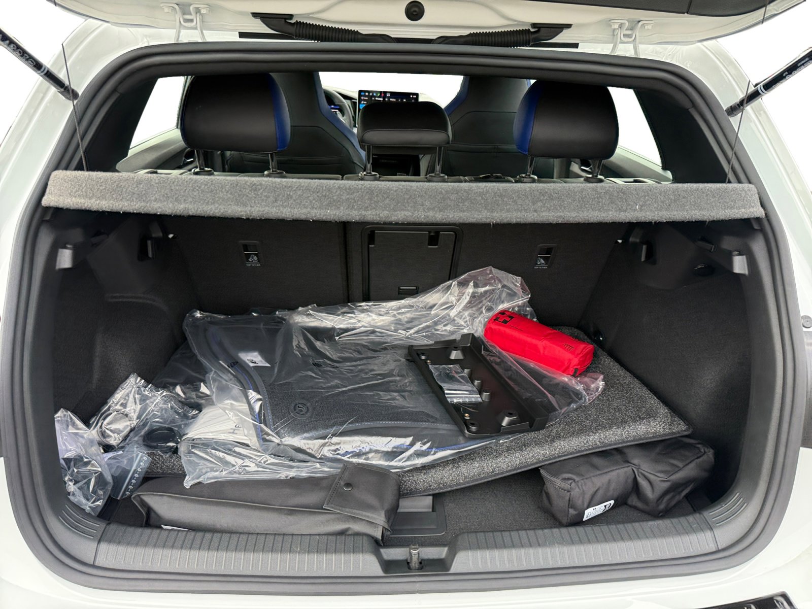 New 2026 Volkswagen Golf image 17