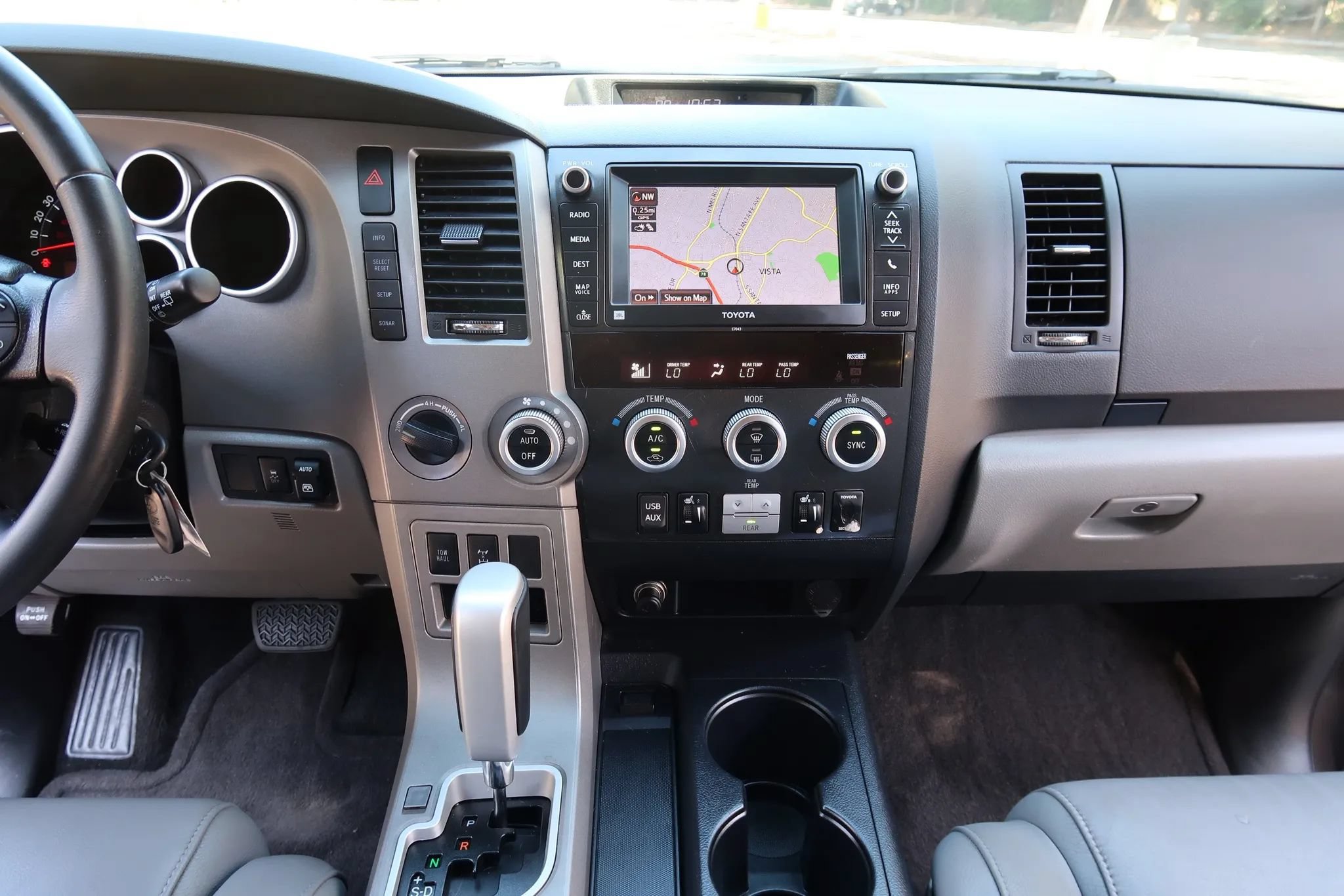 Used 2013 Toyota Sequoia Limited AWD/4WD image 26