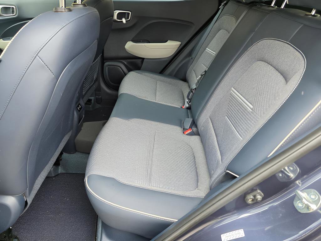 Certified 2024 Hyundai Venue Limited image 15