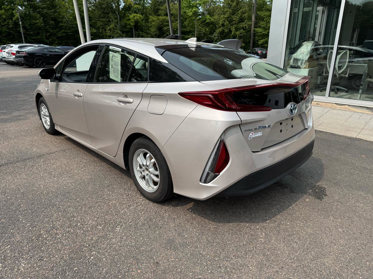 Used 2018 Toyota Prius Prime Premium FWD image 3