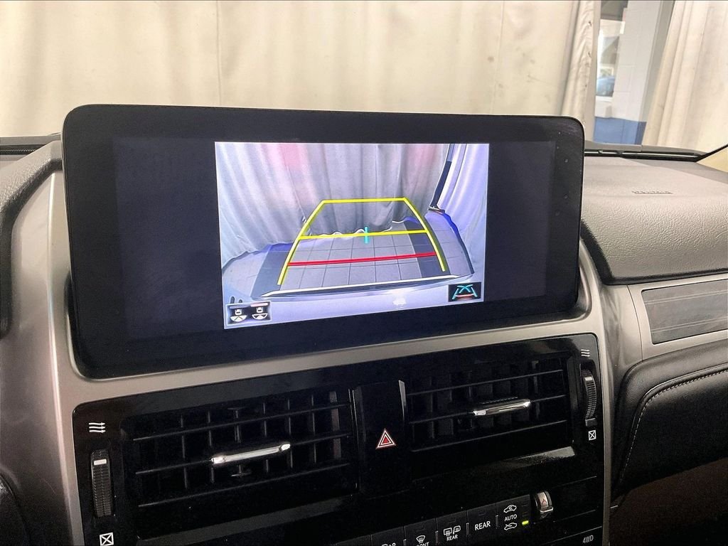 Used 2022 Lexus GX 460 Premium w/ Accessory Package AWD/4WD image 20