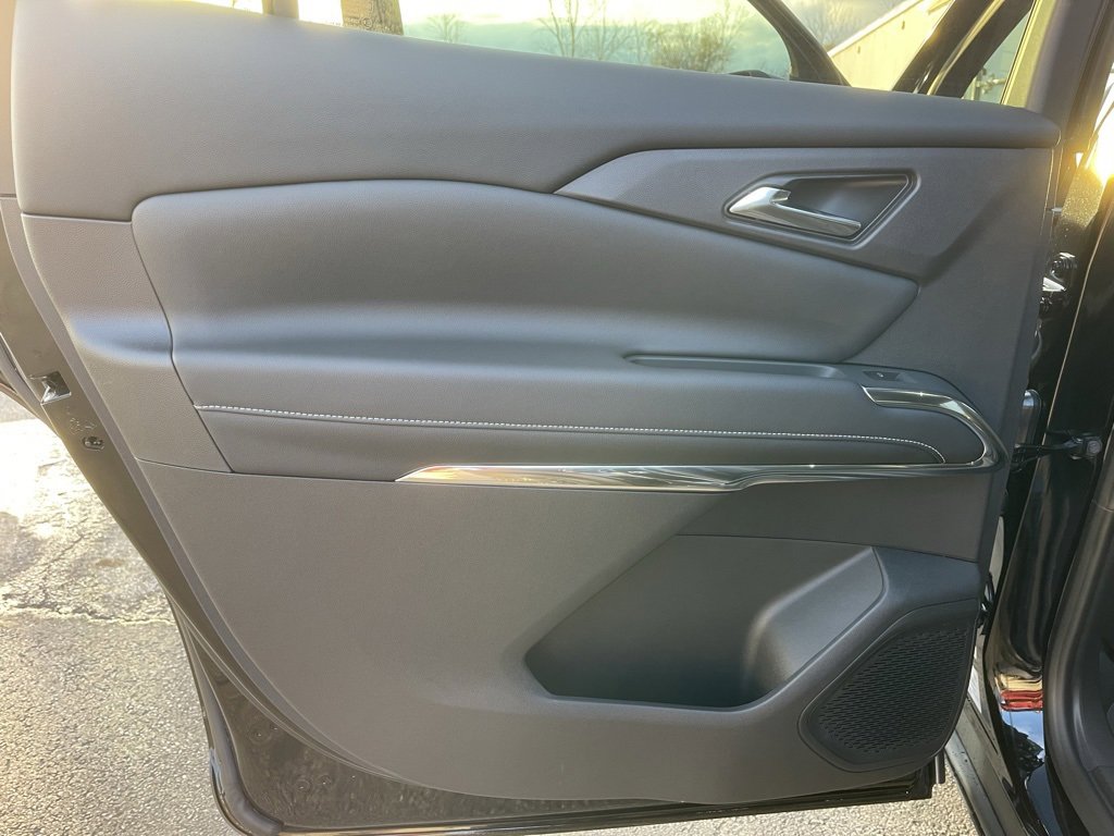 New 2026 Chevrolet Traverse LT w/ Driver Confidence Package image 24