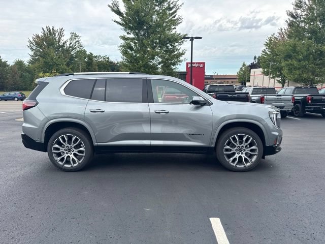 New 2027 GMC Acadia Denali Ultimate w/ LPO, Black Badging Package AWD/4WD image 4