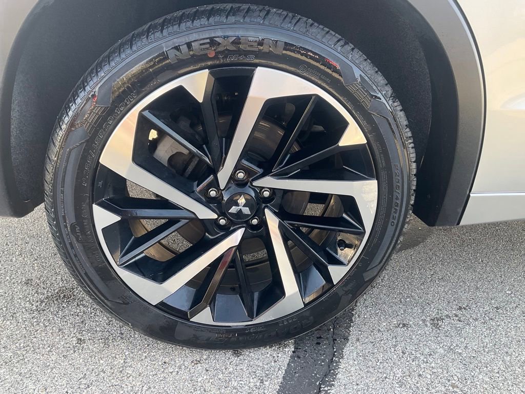 Used 2024 Mitsubishi Outlander SEL image 8