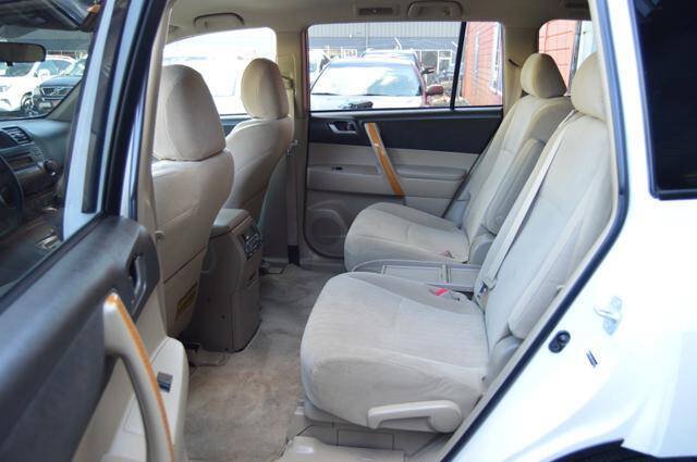 Used 2010 Toyota Highlander 4WD Hybrid w/ Extra Value Pkg 2 image 30