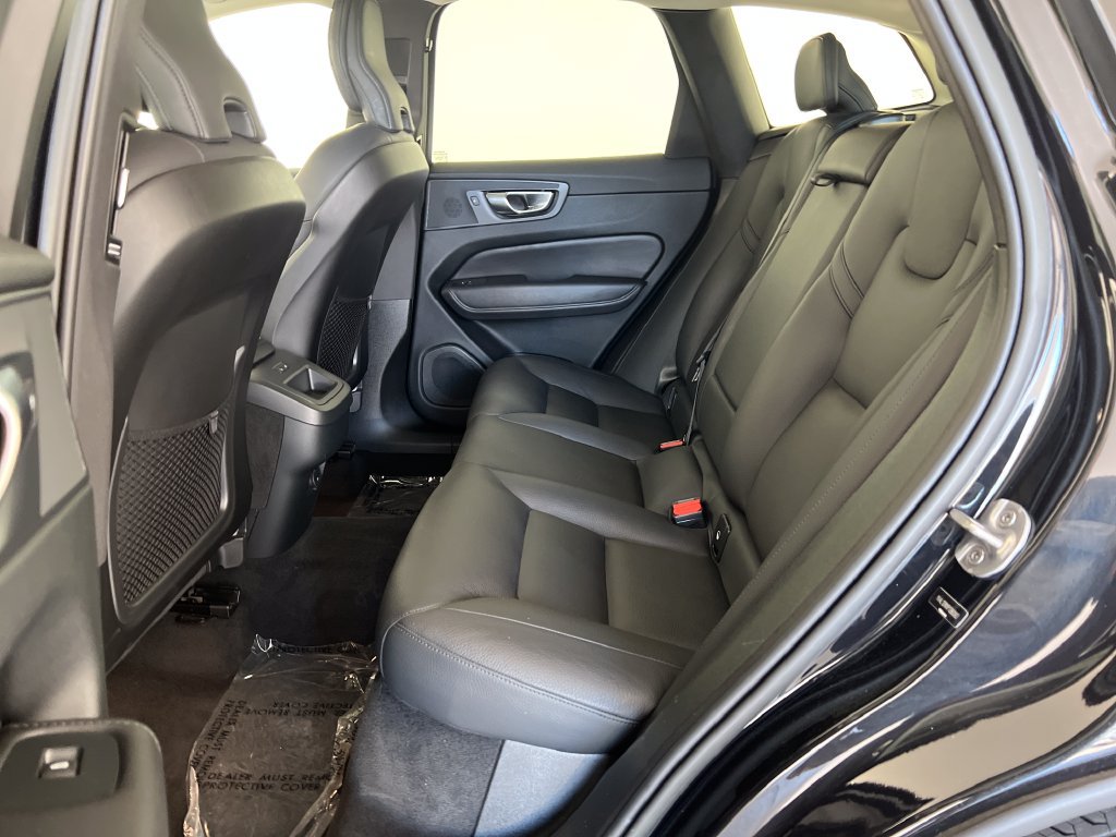 Used 2023 Volvo XC60 B5 Plus AWD/4WD image 27