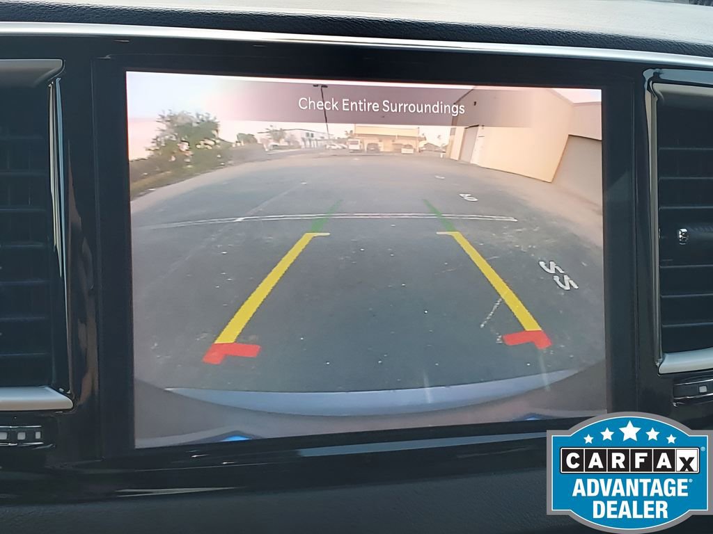 Used 2023 Chrysler Pacifica Touring-L image 33