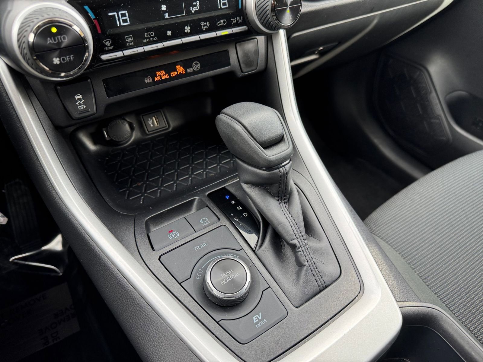 Used 2025 Toyota RAV4 LE image 36