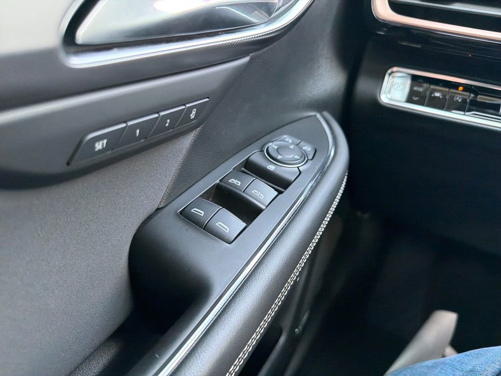 Used 2025 Buick Envision Sport Touring image 12
