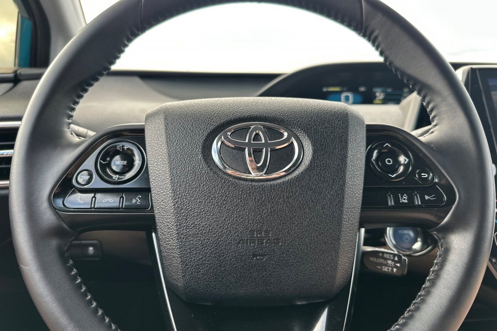Used 2022 Toyota Prius Prime XLE image 34