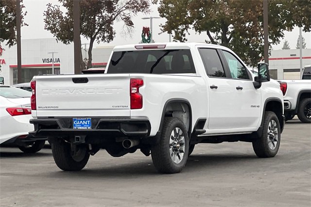 Used 2025 Chevrolet Silverado 2500 Custom w/ Custom Value Package image 4