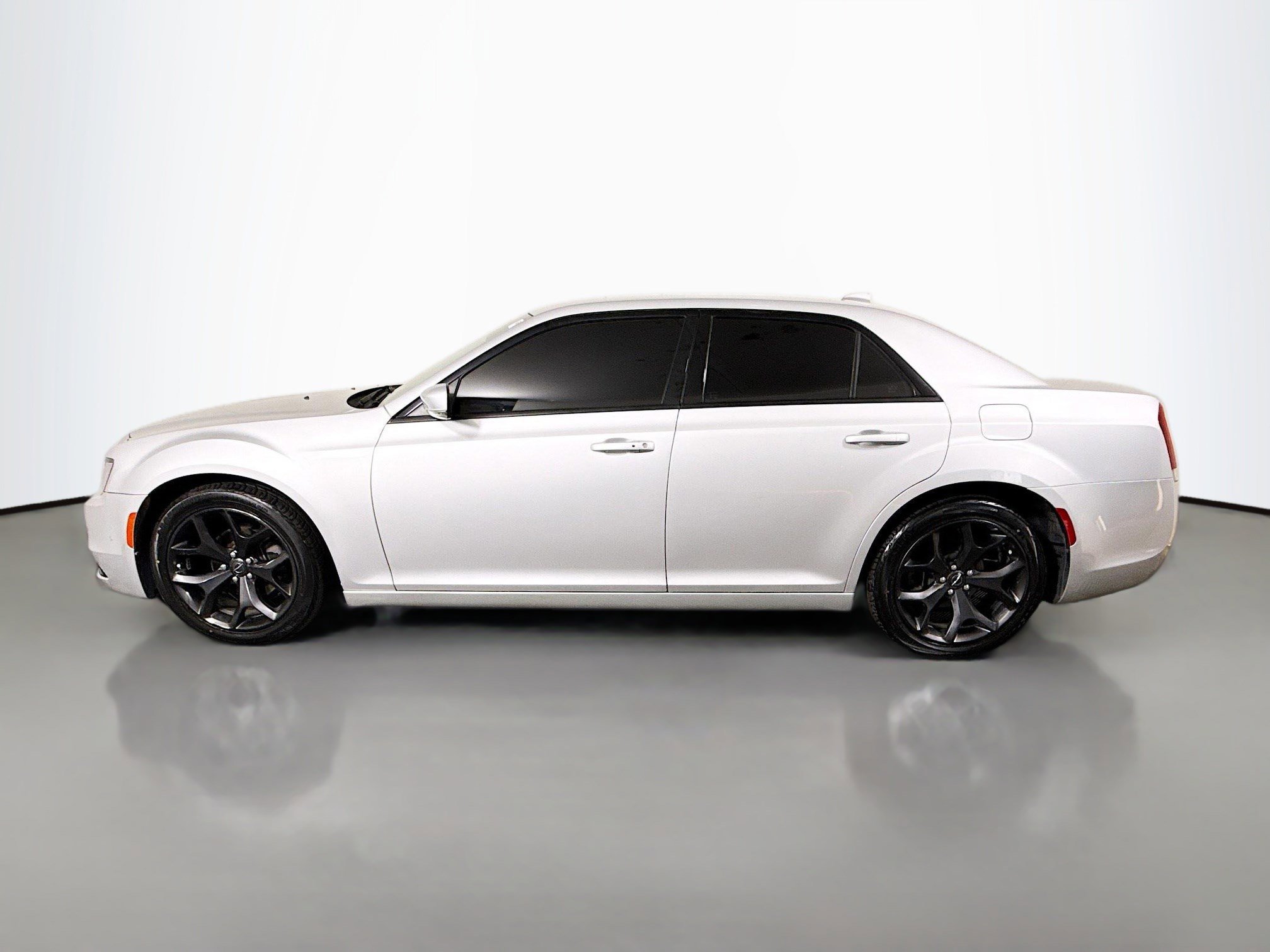 Used 2021 Chrysler 300 S image 6