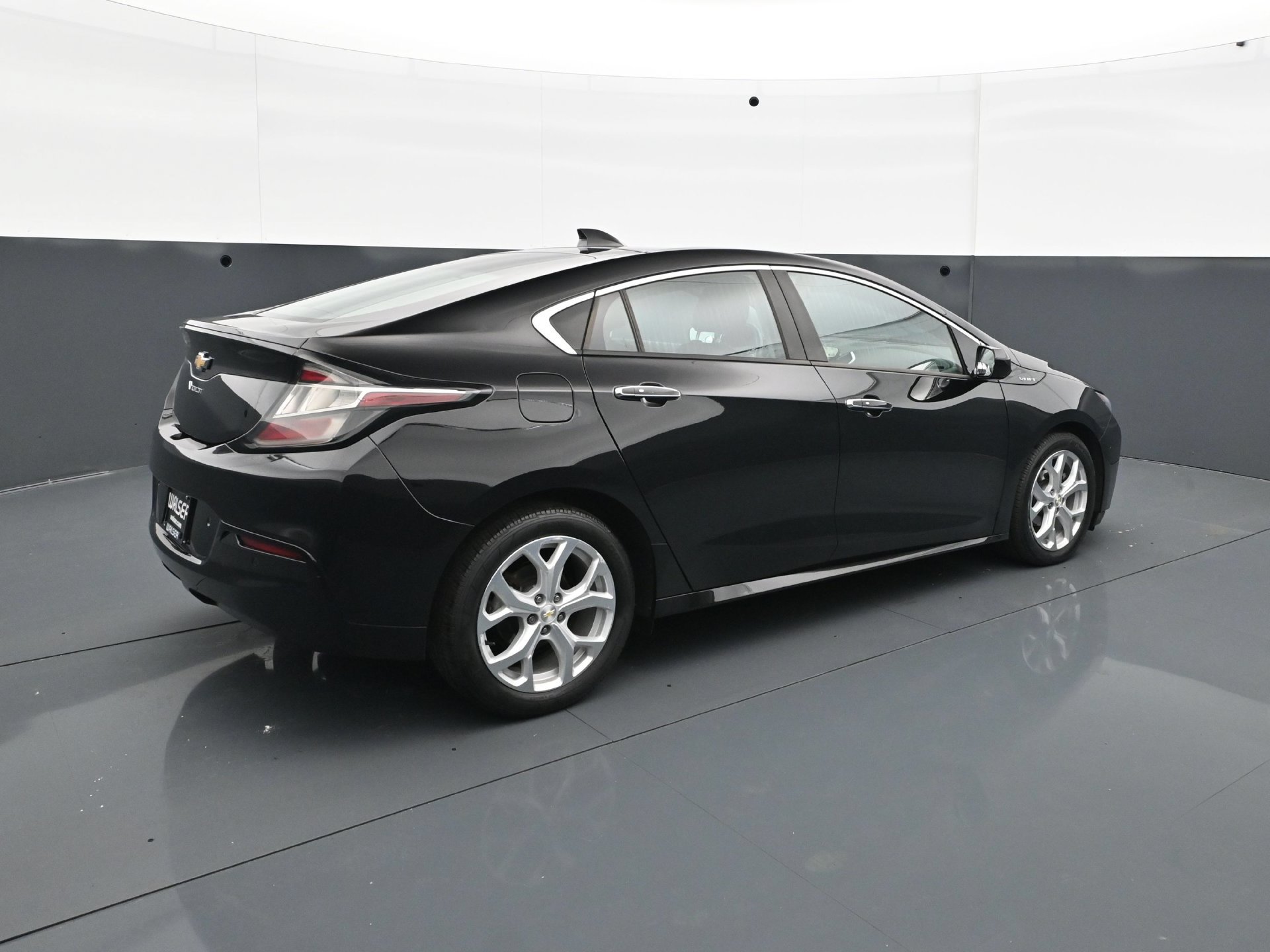 Used 2017 Chevrolet Volt Premier FWD image 7