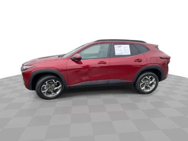 Used 2025 Chevrolet Trax LT FWD image 5