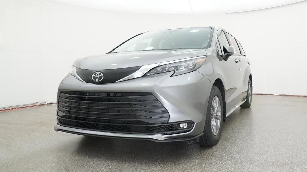 New 2026 Toyota Sienna XLE FWD image 35