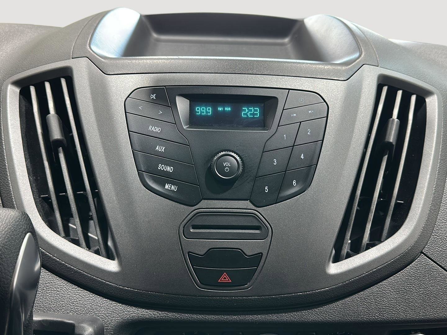 Used 2018 Ford Transit 350 XL image 12