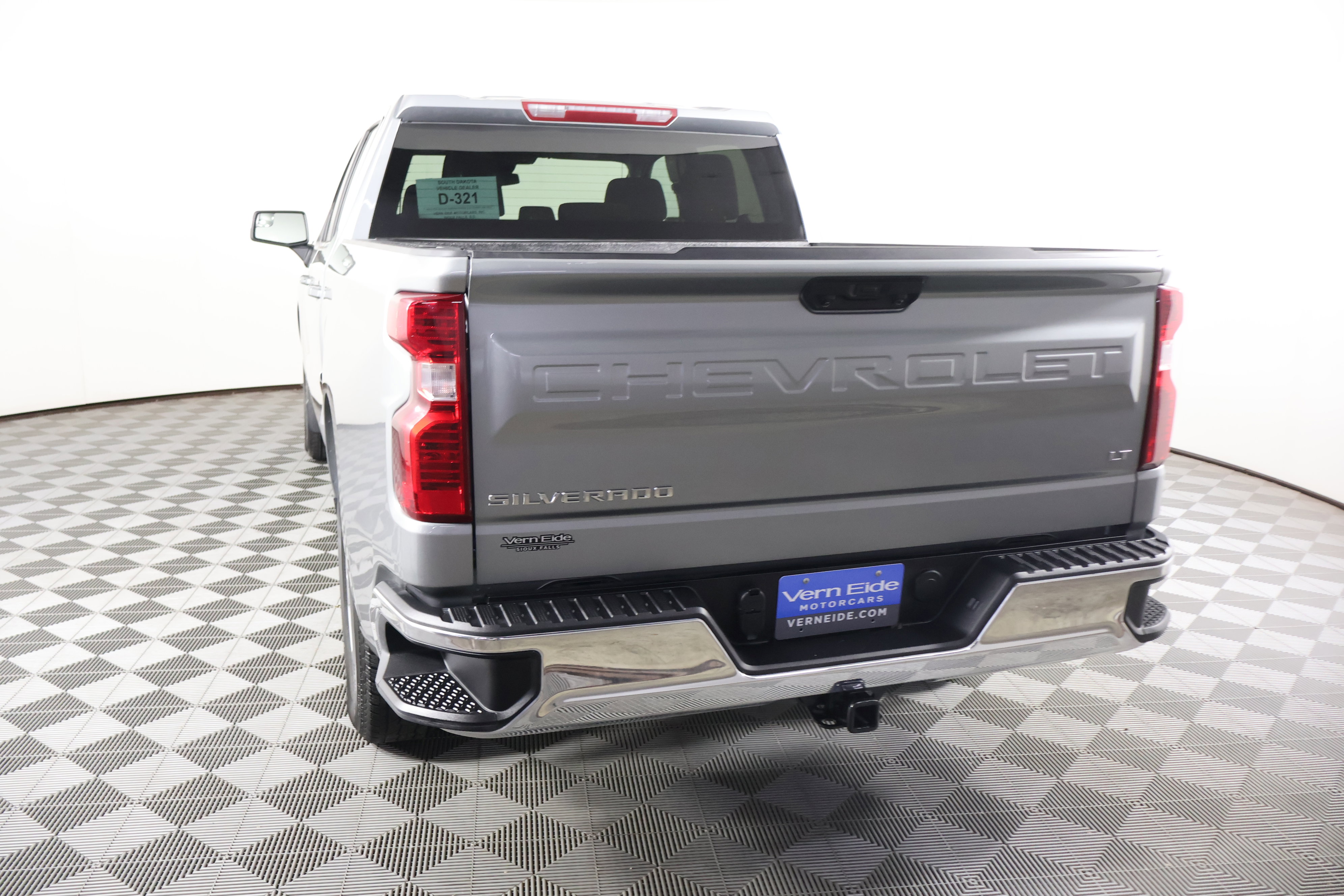 Used 2025 Chevrolet Silverado 1500 LT image 7