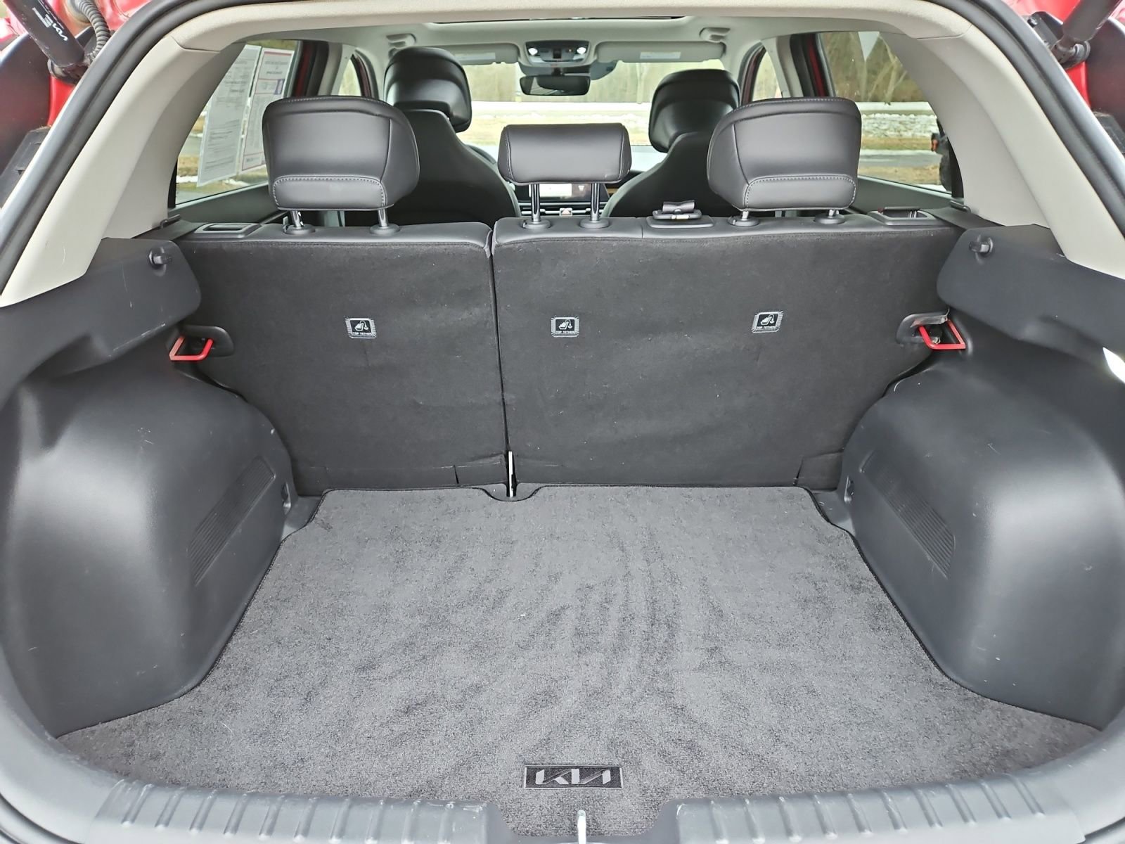 Used 2023 Kia Niro SX Touring image 19