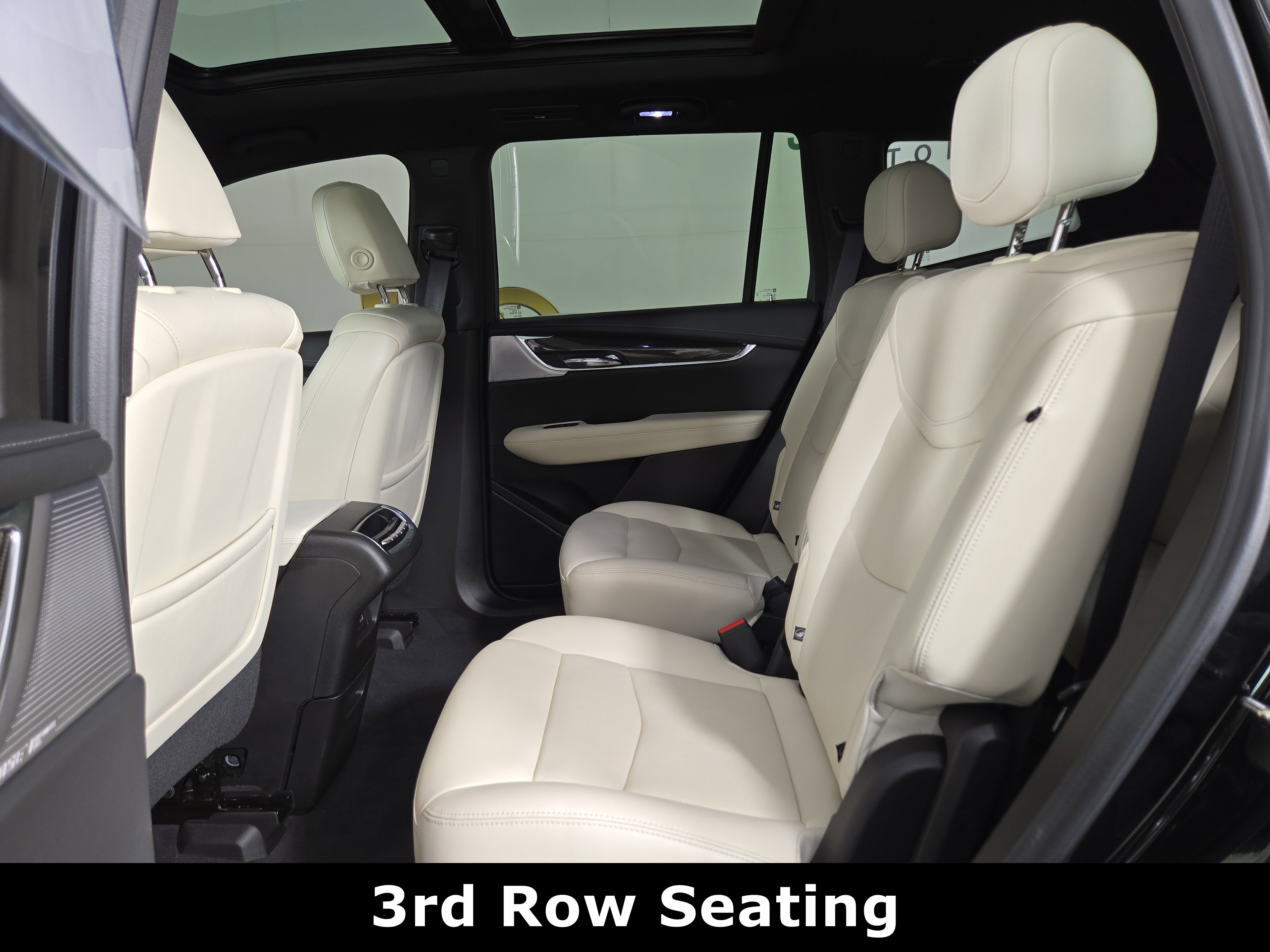 Used 2023 Cadillac XT6 Sport w/ Technology Package image 13