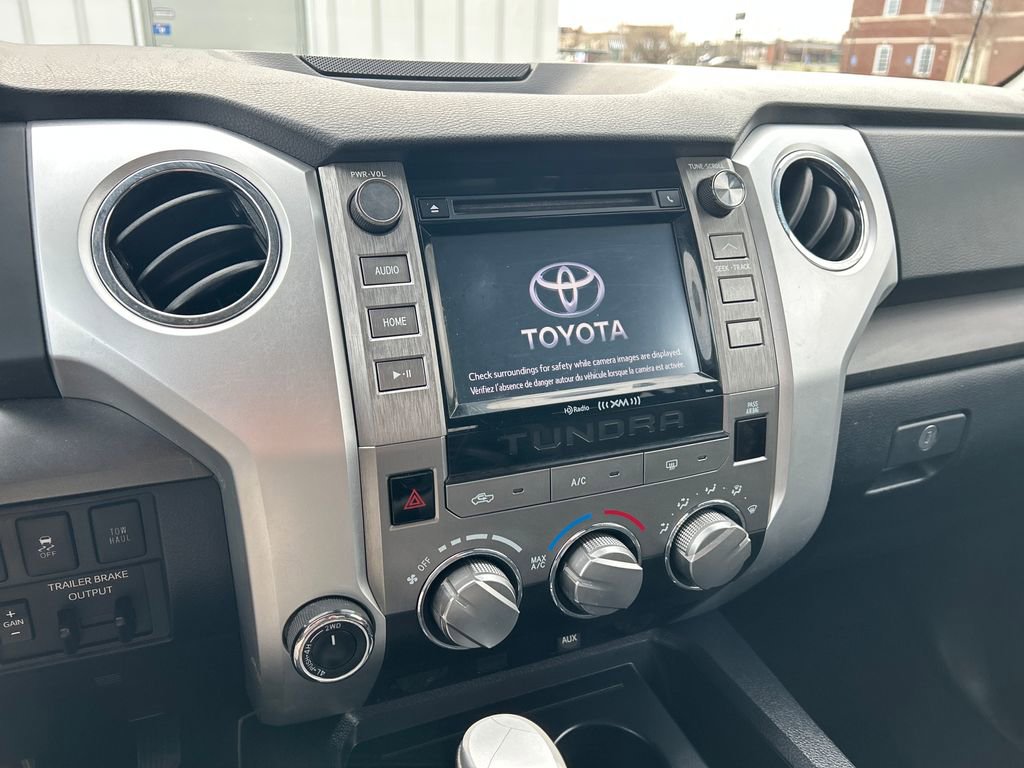 Used 2018 Toyota Tundra SR5 w/ SR5 Upgrade Package image 20