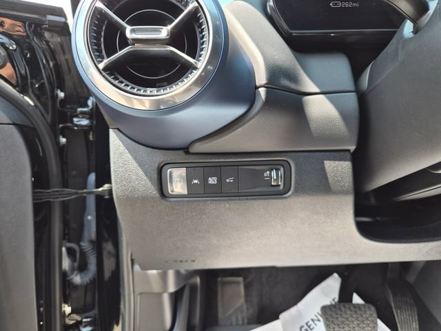 Used 2024 Chevrolet Equinox EV LT FWD image 18