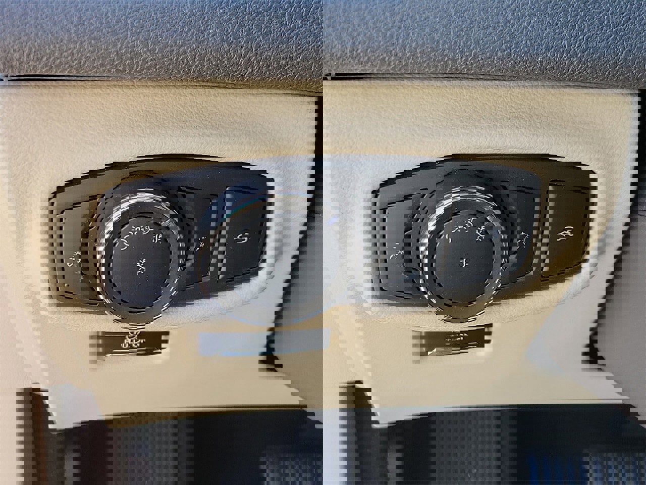 Used 2020 Lincoln MKZ Reserve image 31