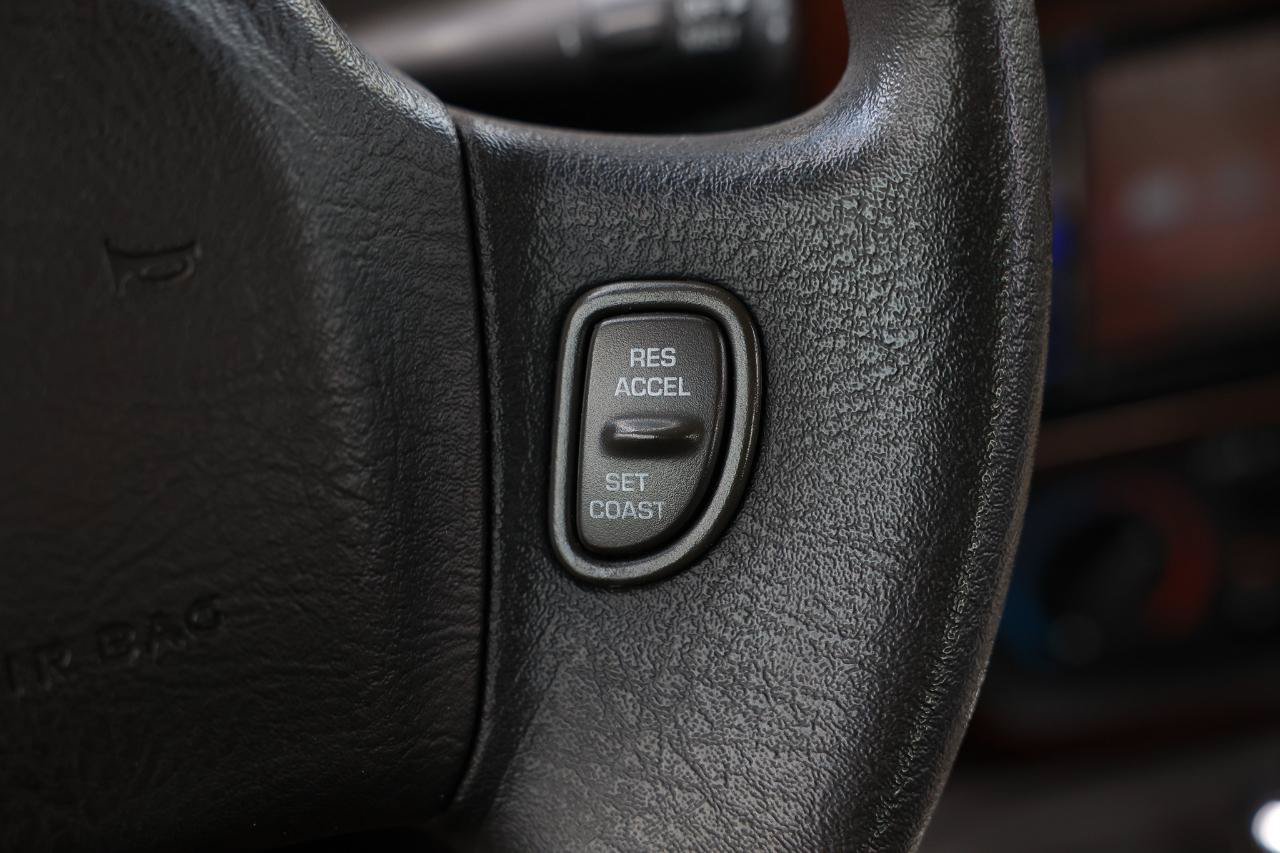 Used 2003 Saturn L-Series L200 w/ Audio Pkg I FWD image 25