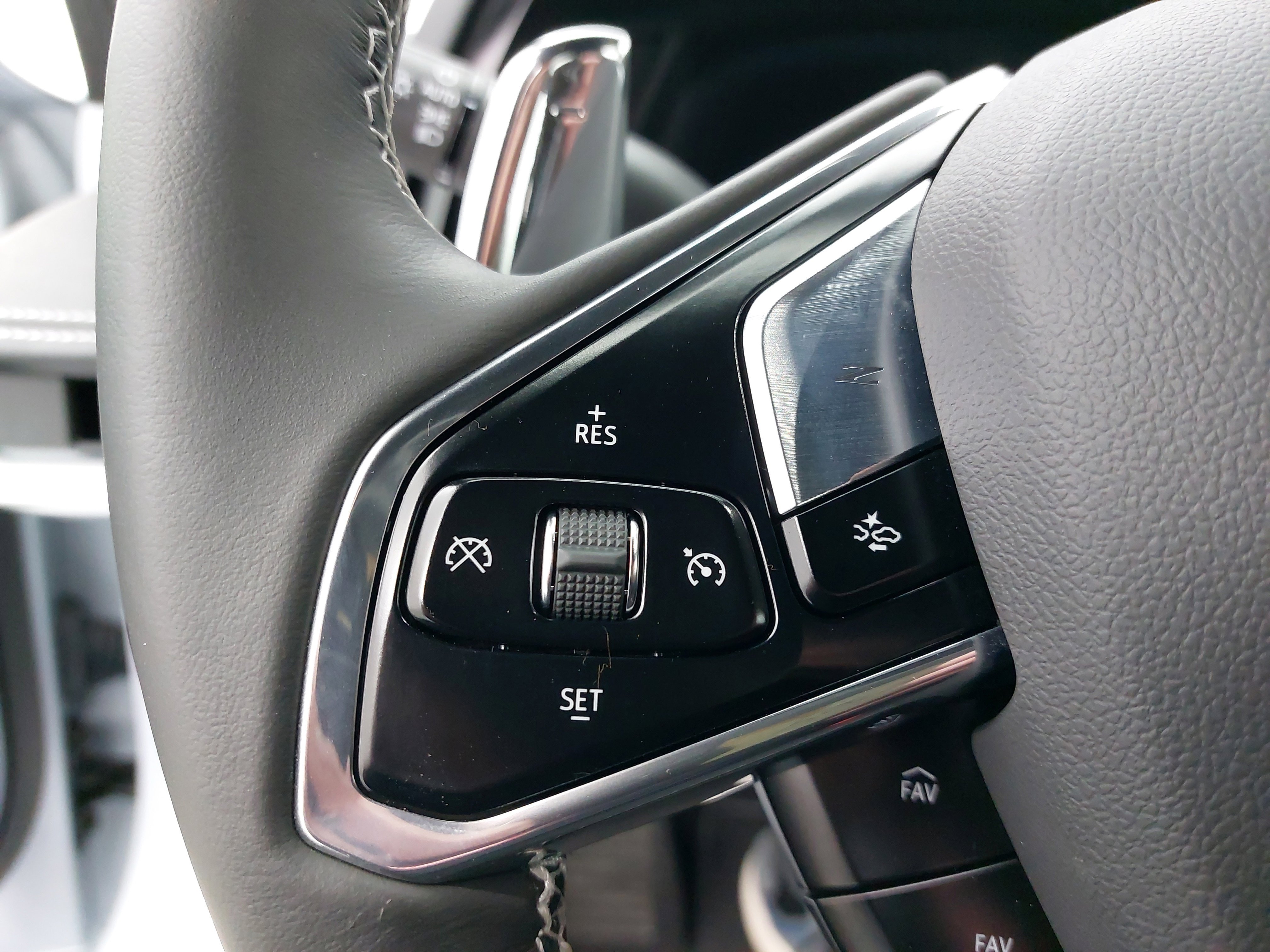 Used 2024 Chevrolet Corvette Stingray w/ Battery Protection Package image 15