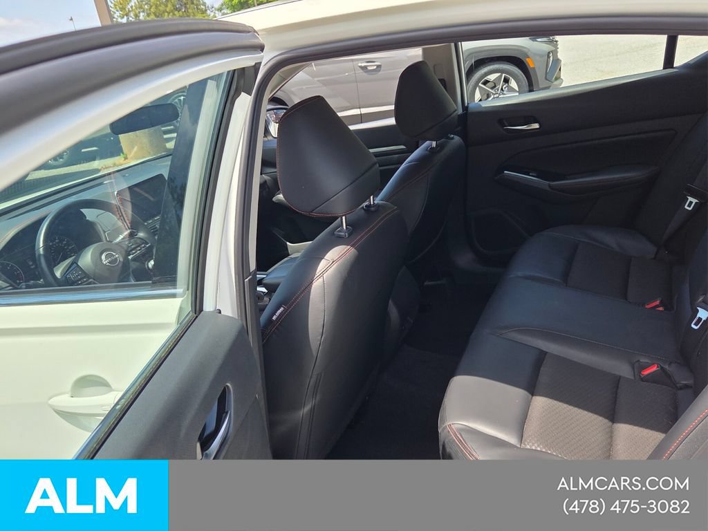 Used 2025 Nissan Altima 2.5 SR FWD image 8