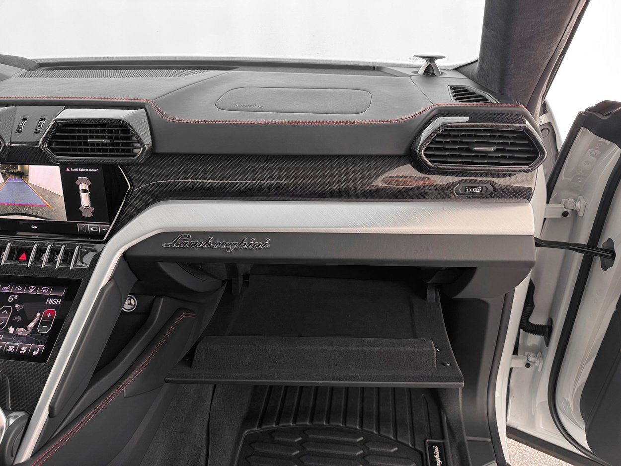 Used 2021 Lamborghini Urus image 32