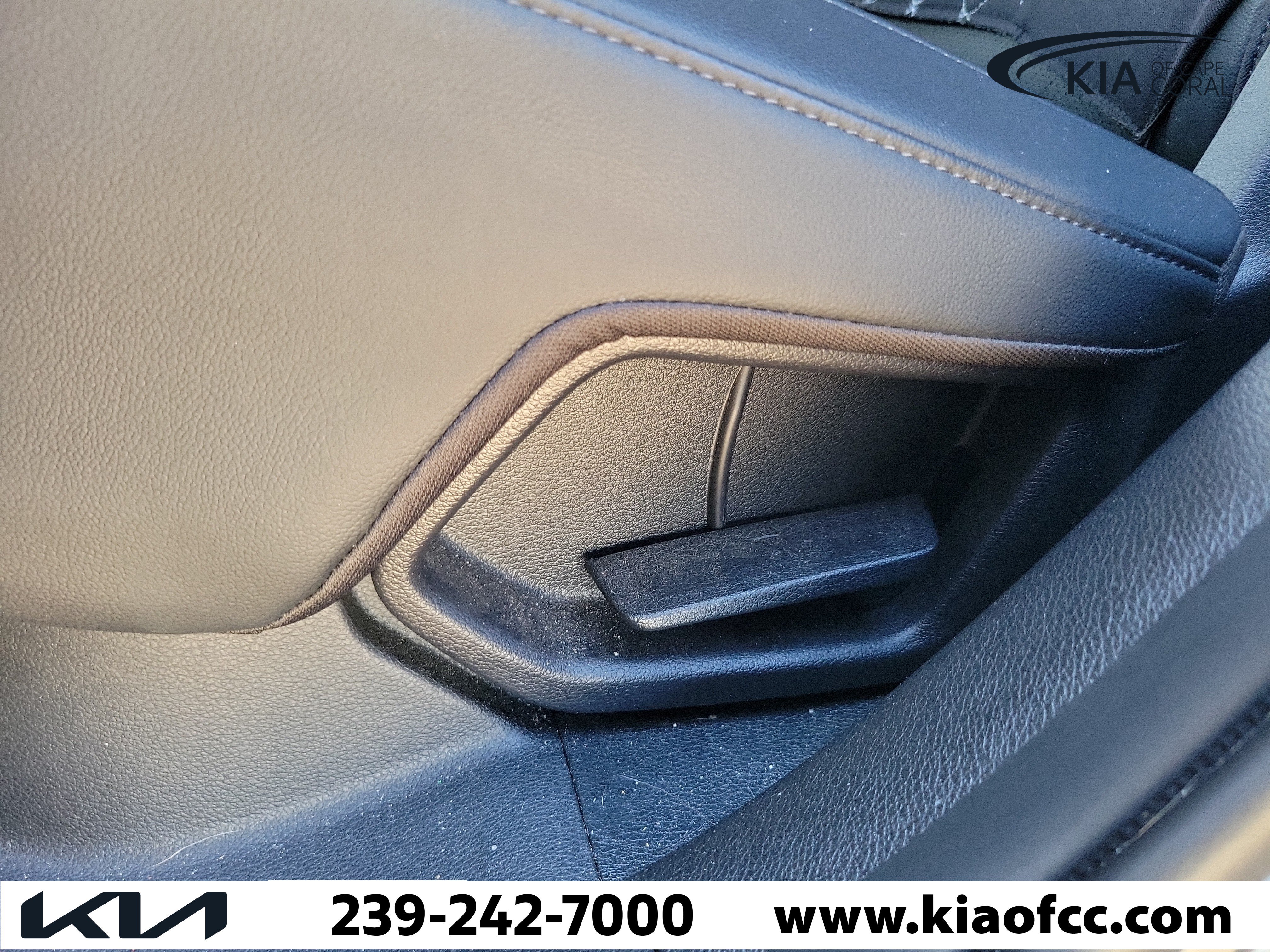 Certified 2023 Kia Sportage EX AWD/4WD image 13