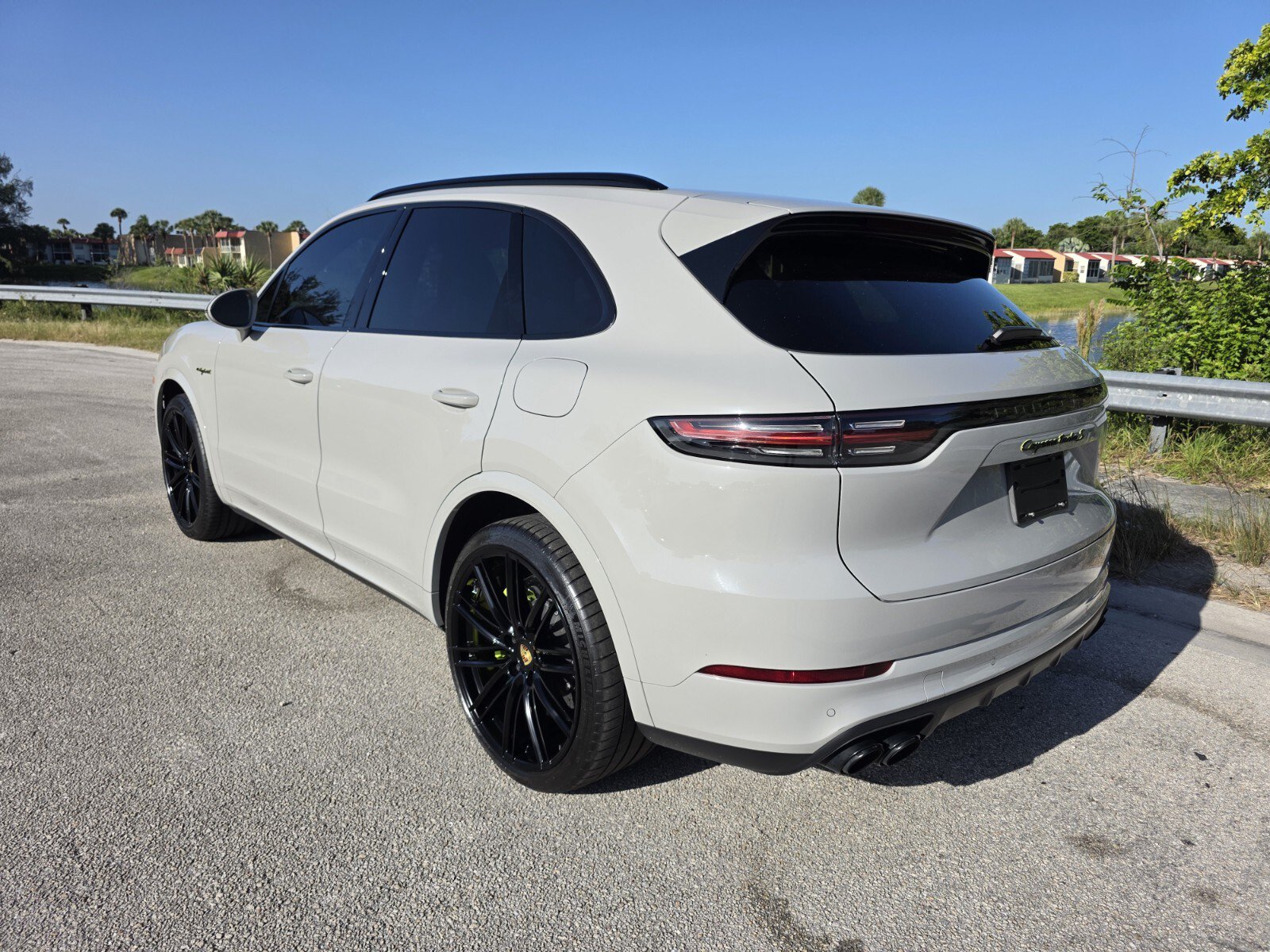 Used 2021 Porsche Cayenne Turbo S AWD/4WD image 2