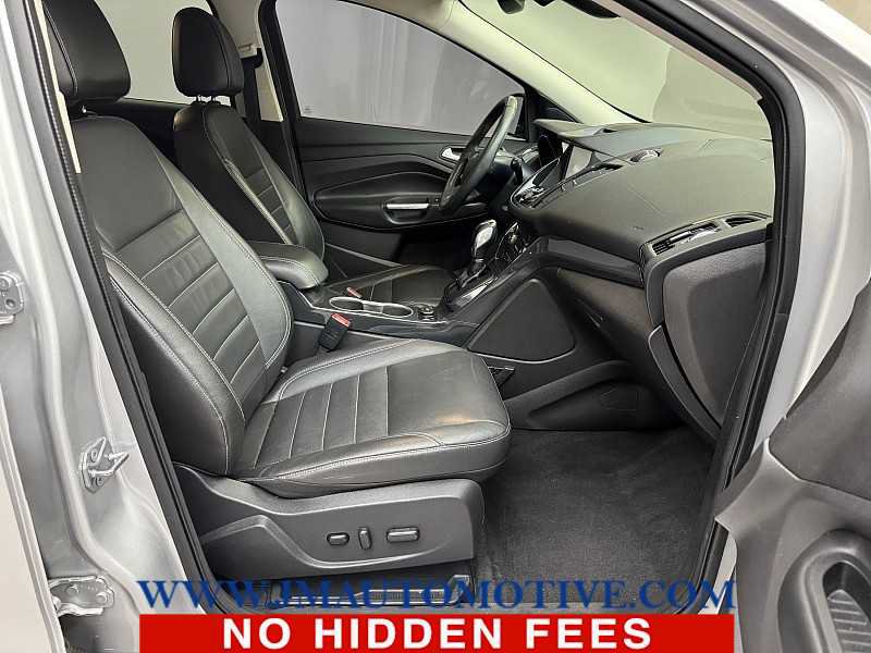 Used 2015 Ford Escape Titanium w/ Equipment Group 301A AWD/4WD image 19