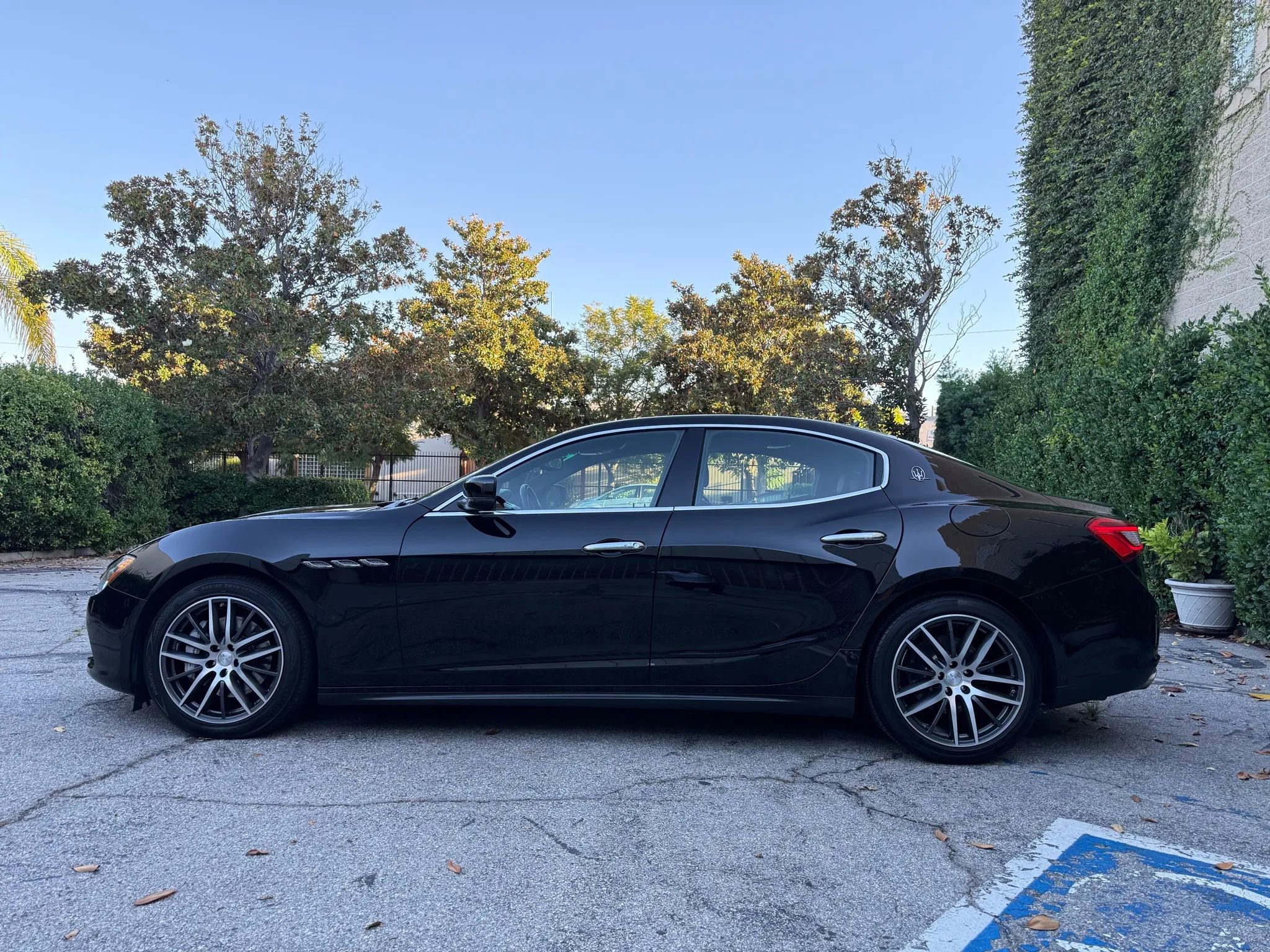 Used 2016 Maserati Ghibli image 2