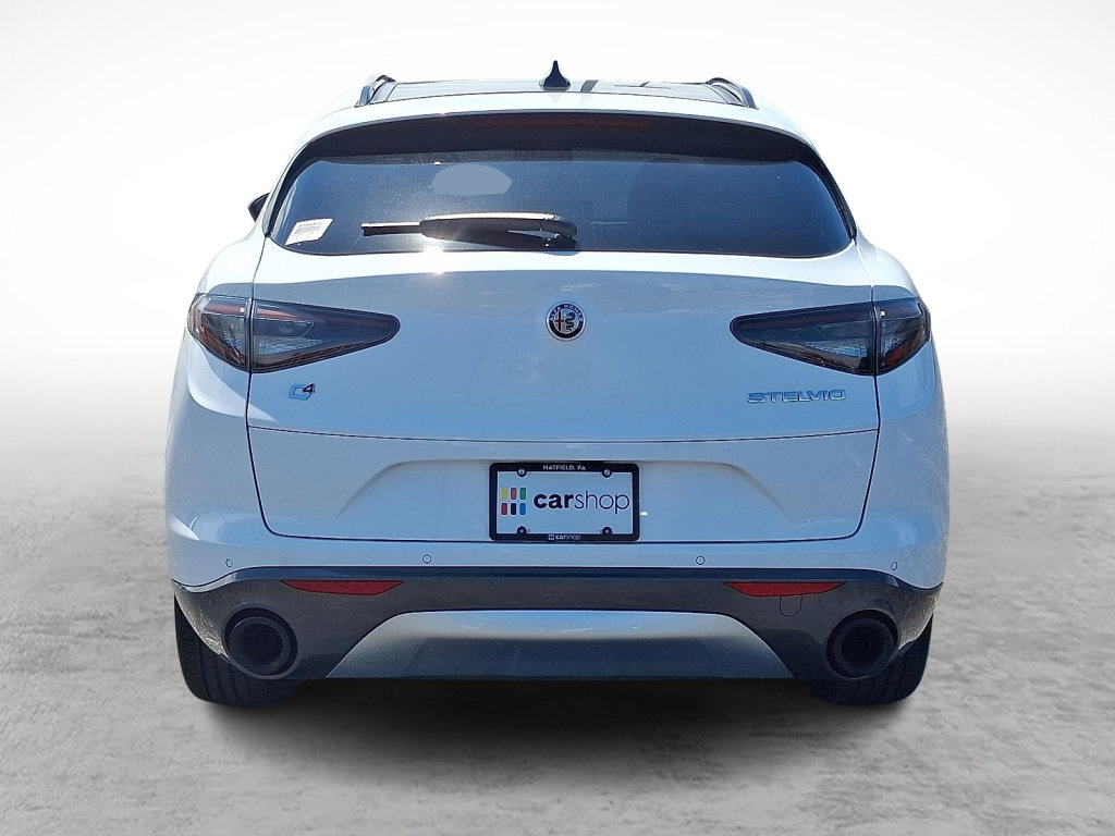 Used 2024 Alfa Romeo Stelvio Ti image 4