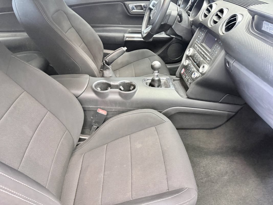 Used 2017 Ford Mustang Coupe RWD image 12