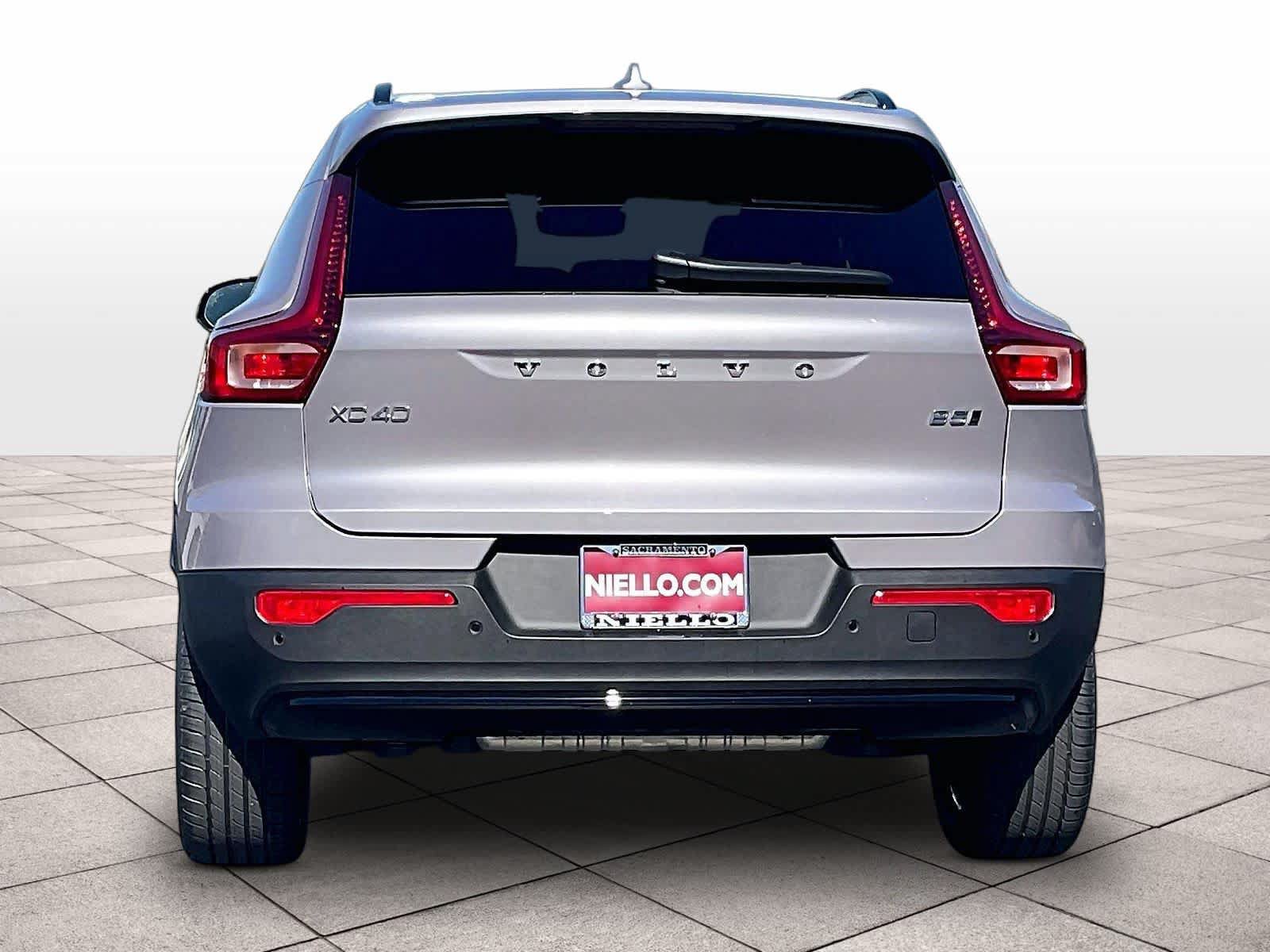 New 2026 Volvo XC40 B5 Core w/ Climate Package AWD/4WD image 6