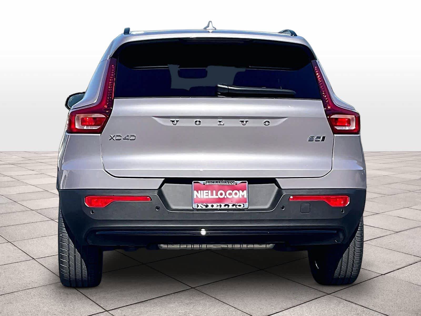 New 2026 Volvo XC40 B5 Core w/ Climate Package AWD/4WD image 6